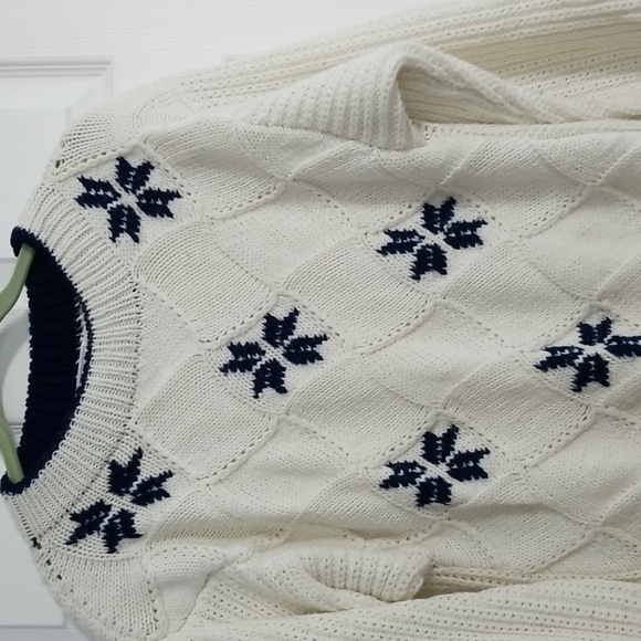Women's sweater - Picture 3 of 3